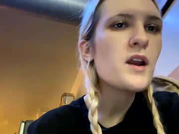 girl Free Live Sex Cams with blueeyez_whitedragon