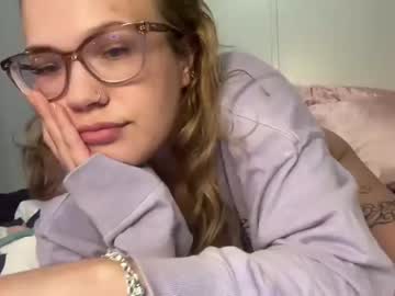 girl Free Live Sex Cams with bubblyblonde2
