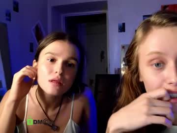 girl Free Live Sex Cams with gigi_and_margo