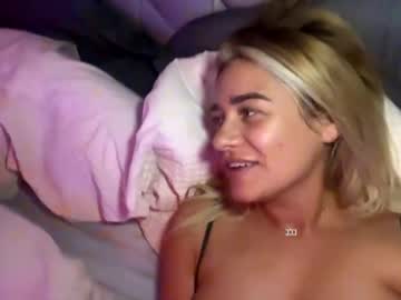 couple Free Live Sex Cams with buttonsssss