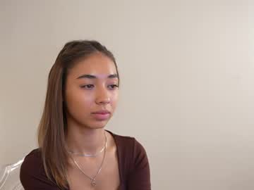 girl Free Live Sex Cams with y_a_s_m_i_n_a