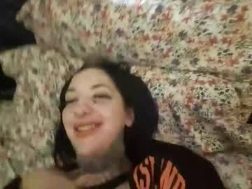girl Free Live Sex Cams with justanotherjunkie