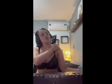 girl Free Live Sex Cams with eemilyyyy19