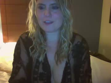 girl Free Live Sex Cams with midnightqueen01